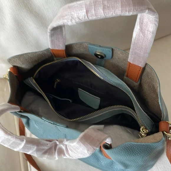 Elegant Blue Leather  Bag - Picture 2 of 4